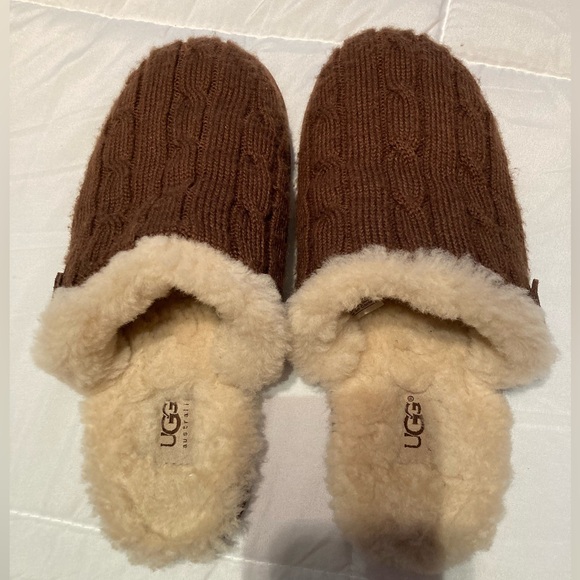 UGG Slippers - Picture 4 of 9